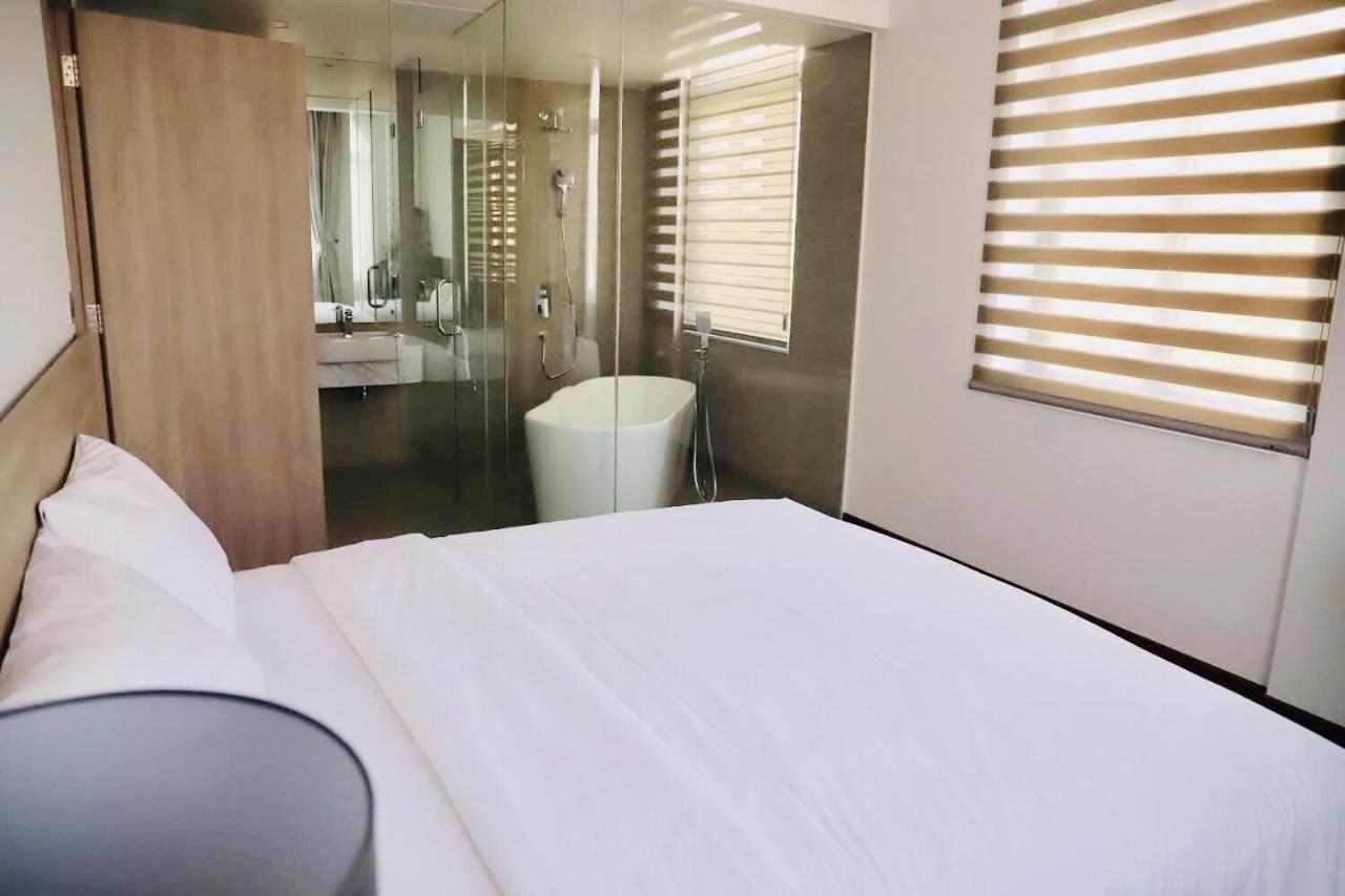 Mansion Park Hotel & Apartment Bien Hoa Exteriör bild